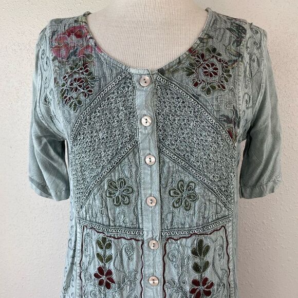 Cubicle Button Down Tunic Top Size S EUC - Picture 2 of 6